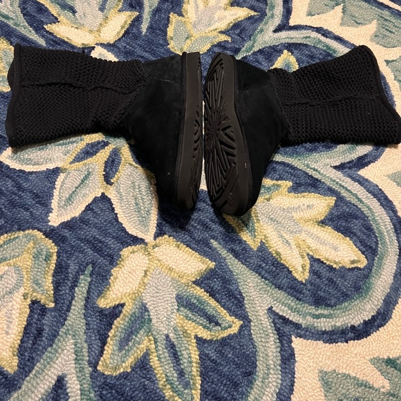 UGG Shaina Booties – Black – Size 10 – EUC – Cozy Knit Cuff - Picture 9 of 11